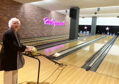 Residents and Nursery children at Hollywood Bowling in Maidstone 3