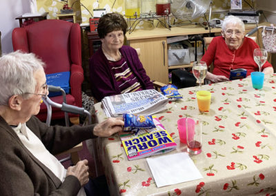 Residents enjoying a pub afternoon at Lulworth House
